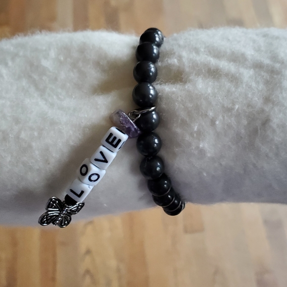 Natural Shungite Bead Bracelet with LOVE Charm - Picture 3 of 4